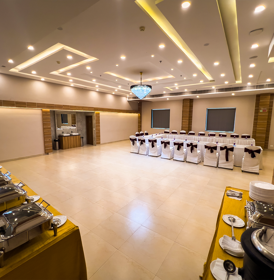 Beautifully arranged banquet hall at Sharda Residency